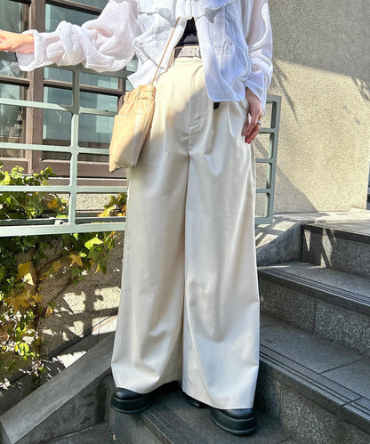 帶腰帶的西褲褲子