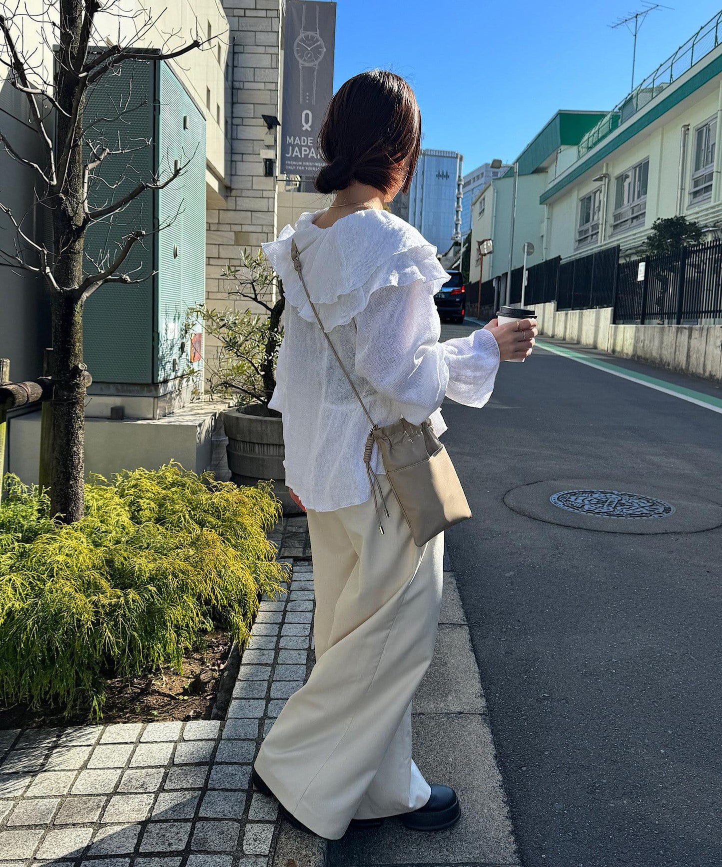 帶腰帶的西褲褲子
