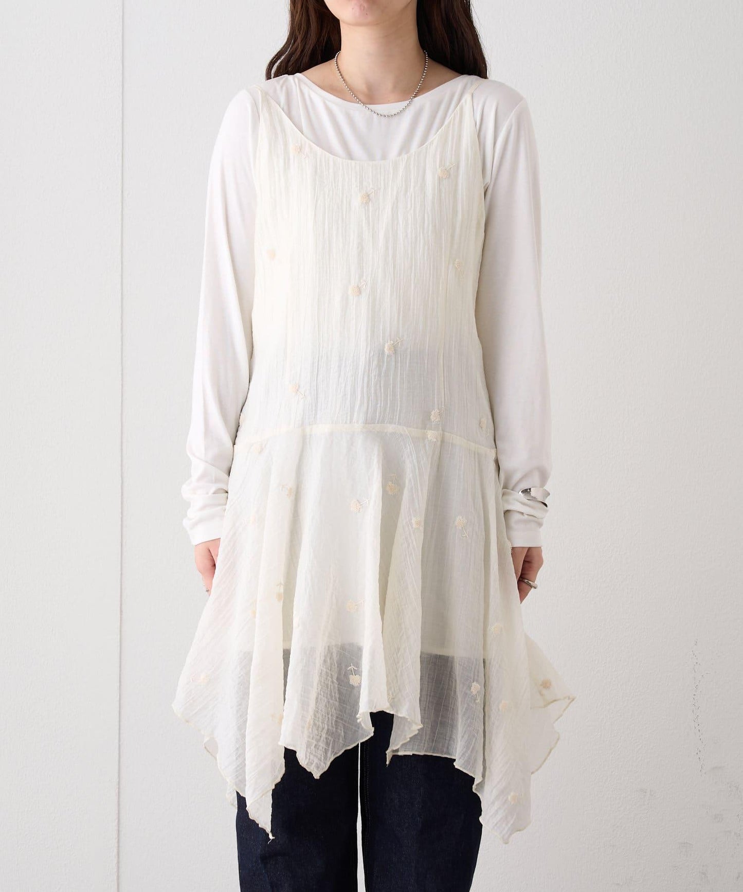刺繡吊帶長款上衣