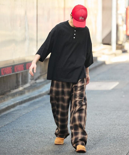 寬鬆剪裁 一點刺繡 圓領T恤/寬鬆剪裁