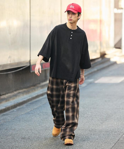 寬鬆剪裁 一點刺繡 圓領T恤/寬鬆剪裁