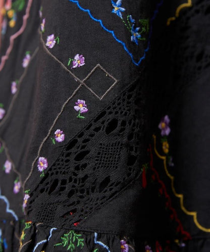 花朵刺繡吊帶連衣裙