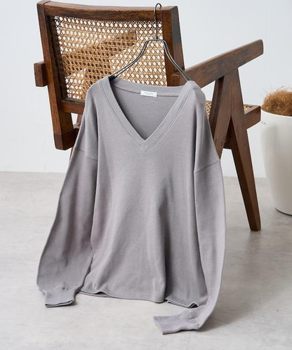 軍綠色V領短袖T恤