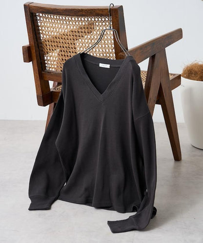 軍綠色V領短袖T恤