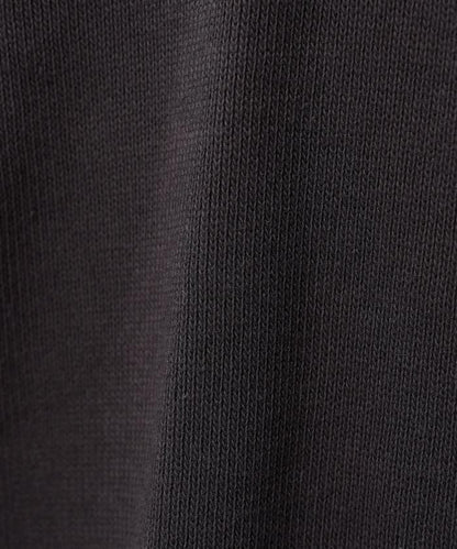 軍綠色V領短袖T恤