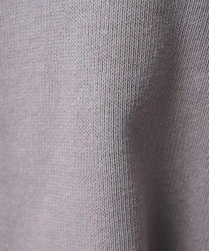 軍綠色V領短袖T恤