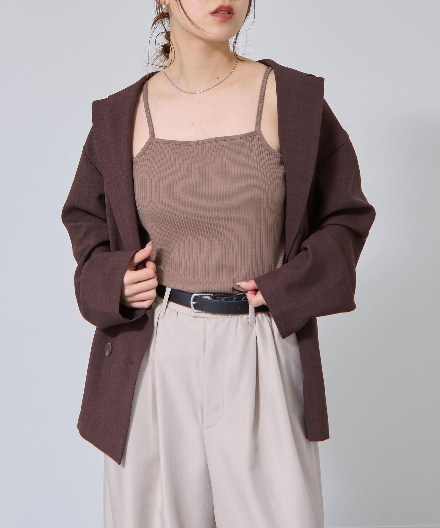 帶杯兒圓領方形吊帶背心