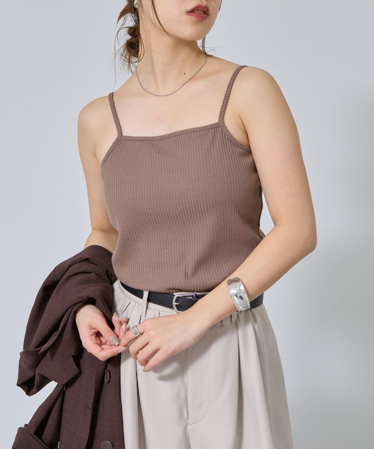 帶杯兒圓領方形吊帶背心