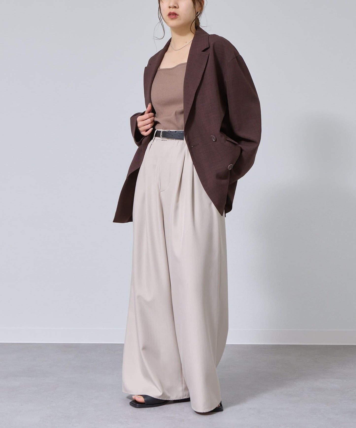 帶杯兒圓領方形吊帶背心