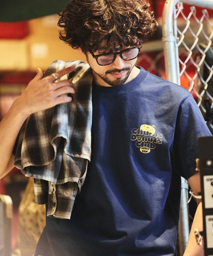 CHUMS×FREAK'S STORE/巧克力 聯名 背面印花 圓領 T恤 / 甜甜圈 俱樂部