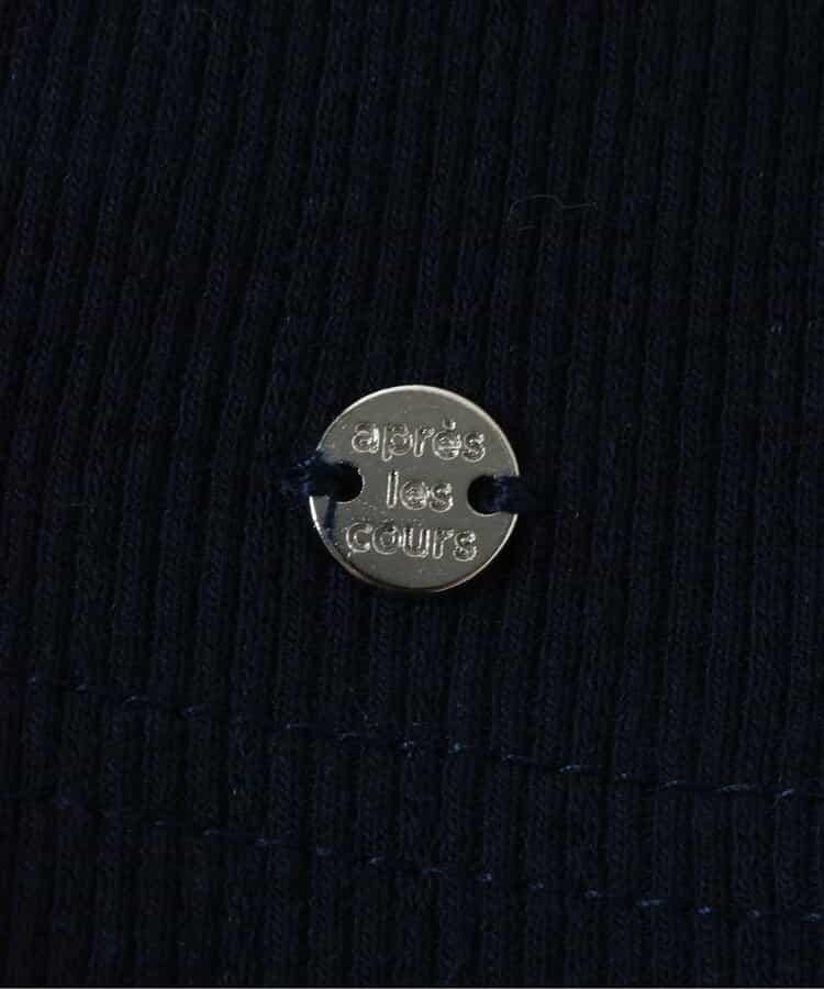 花瓣領愛心刺繡T恤