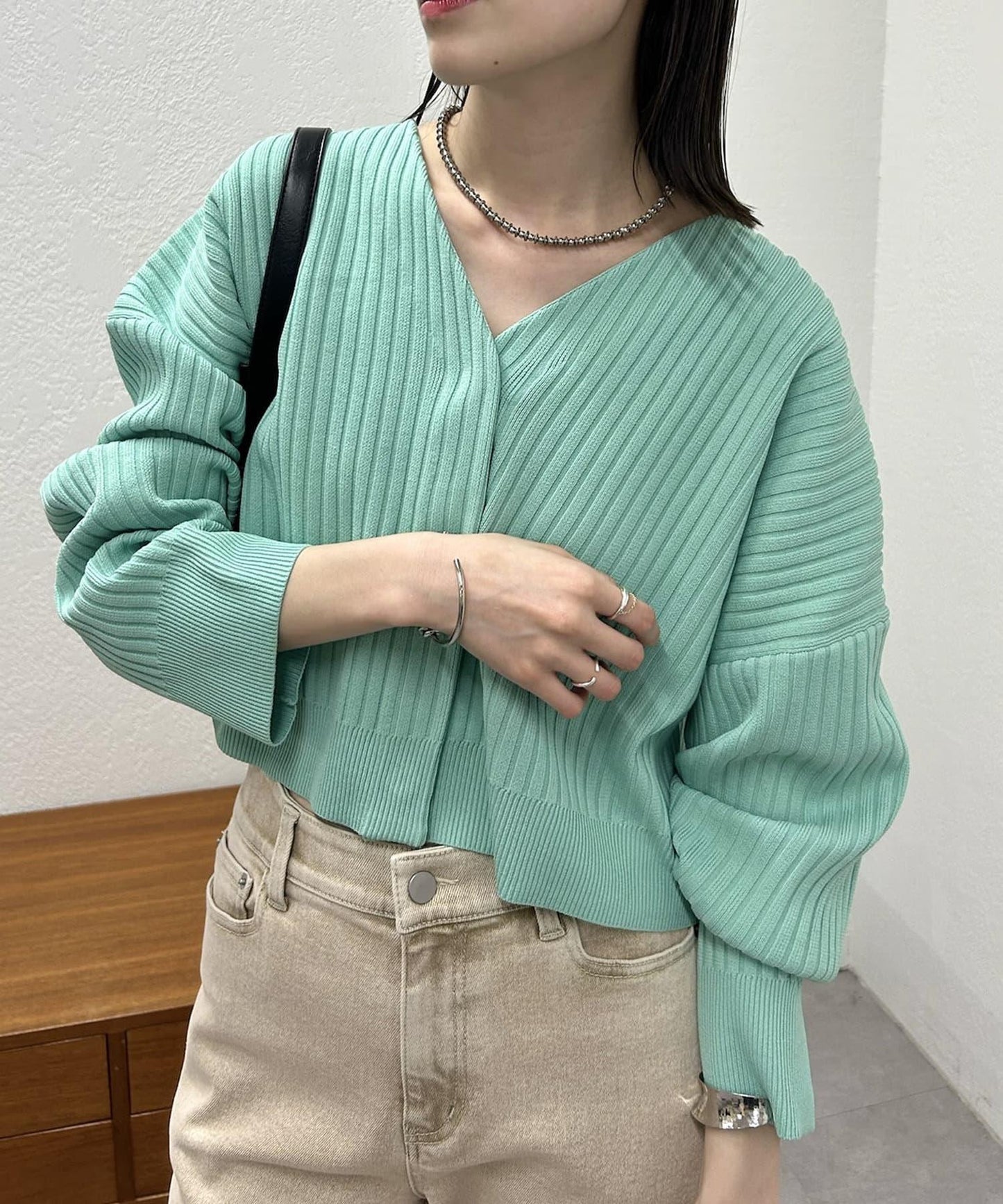 V領寬鬆短款開衫