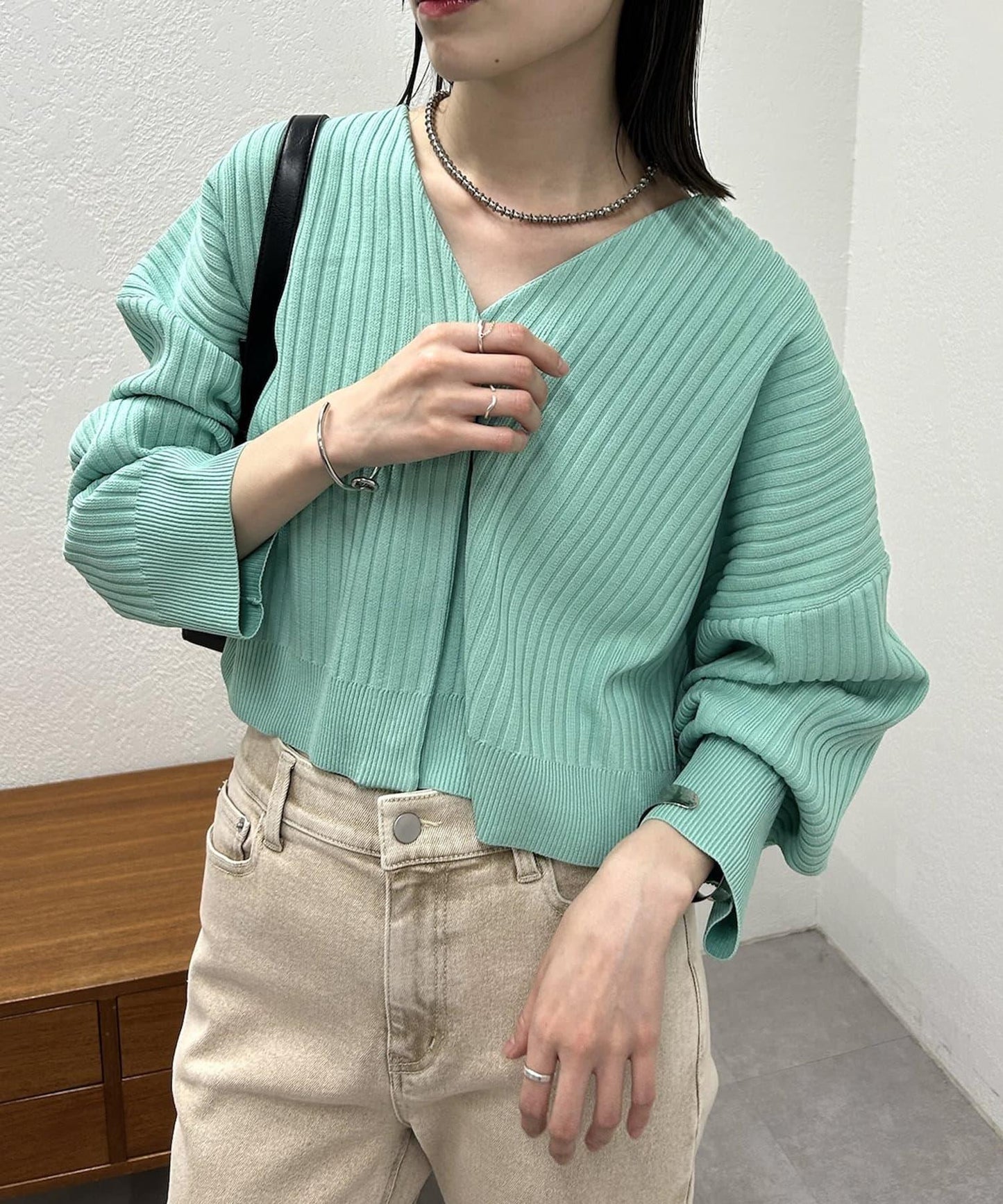 V領寬鬆短款開衫