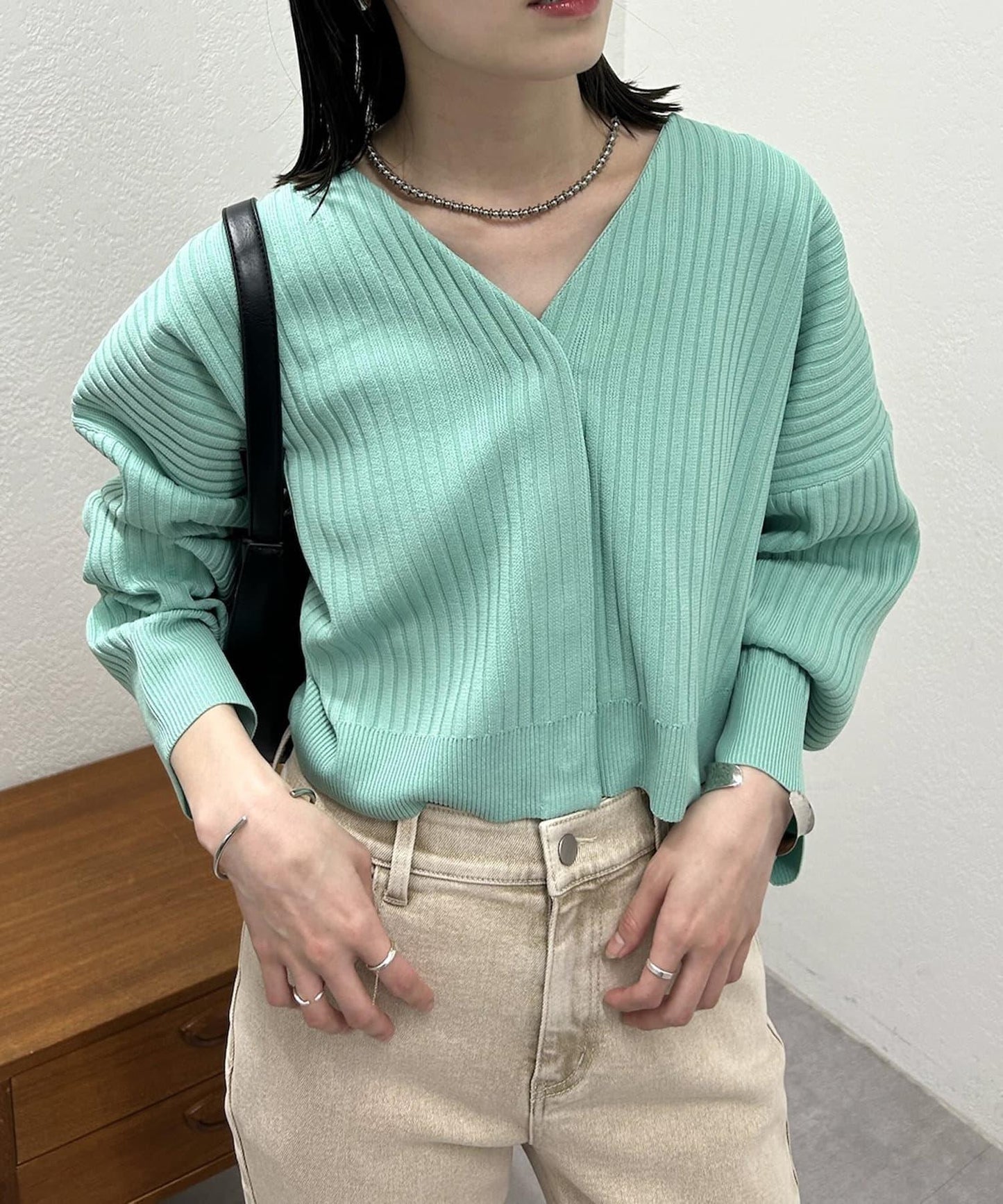 V領寬鬆短款開衫