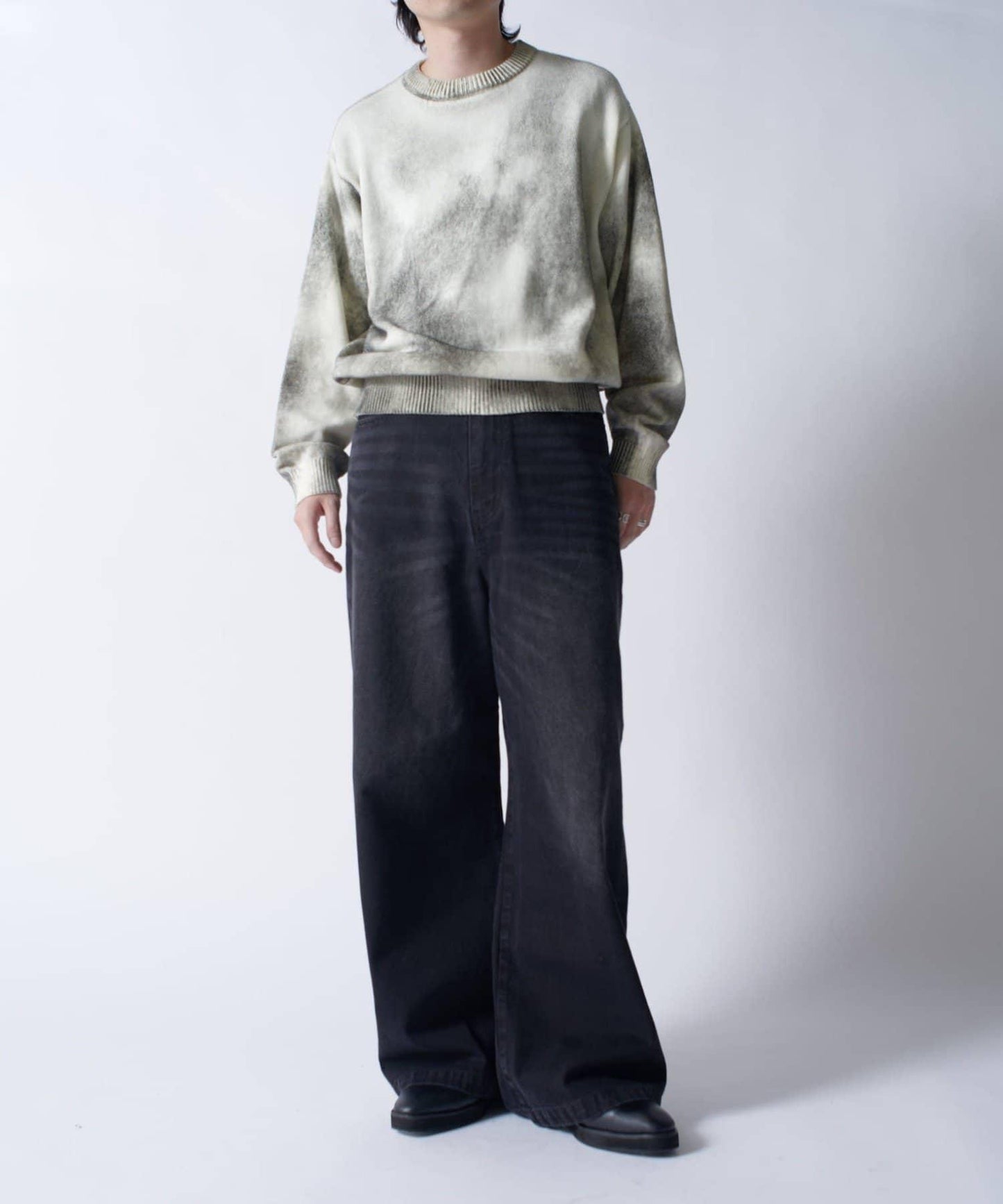 噴塗印花圓領針織衫