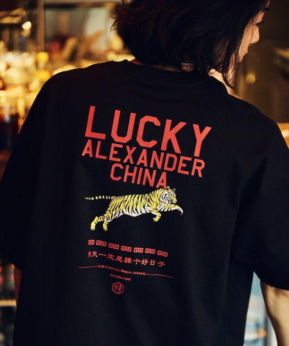 LUCKY ALEXANDER CHINA  大號剪裁 背面印花 圓領T恤