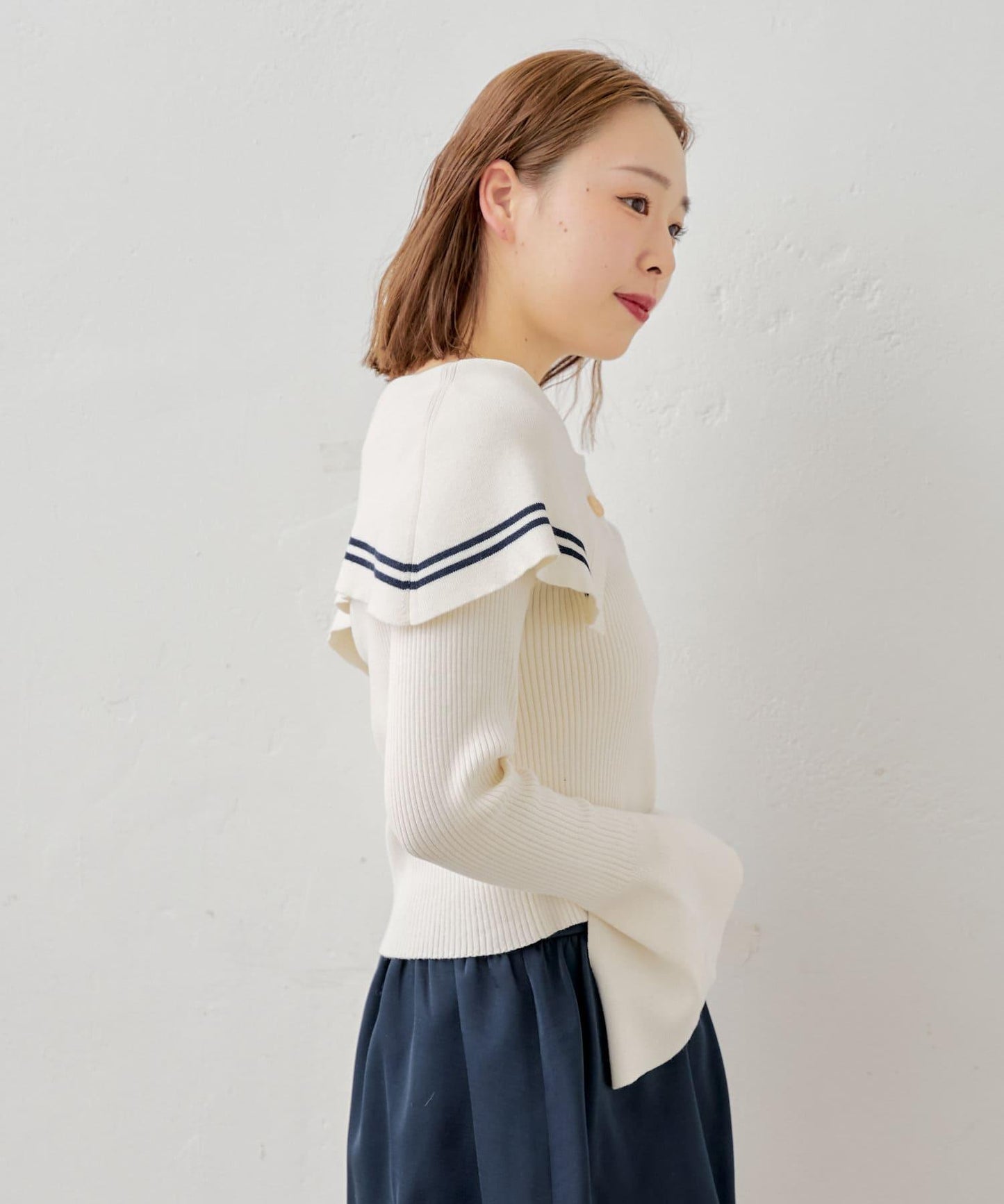 大領口彩色針織衫