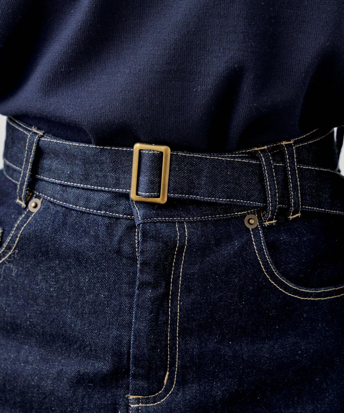 【2尺碼展開/套裝適用】帶腰帶的標誌刺繡臺形迷你裙