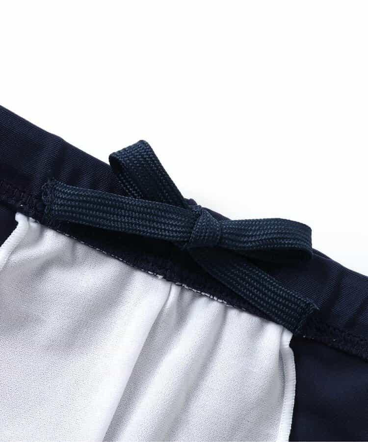 男童學校泳裝