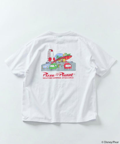 TOY STORY/玩具總動員 聯名 大尺寸 背面印花 圓領T恤/Pizza Planet