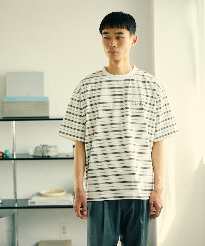 BASIC標誌刺繡T恤條紋/一點刺繡條紋T恤/短袖