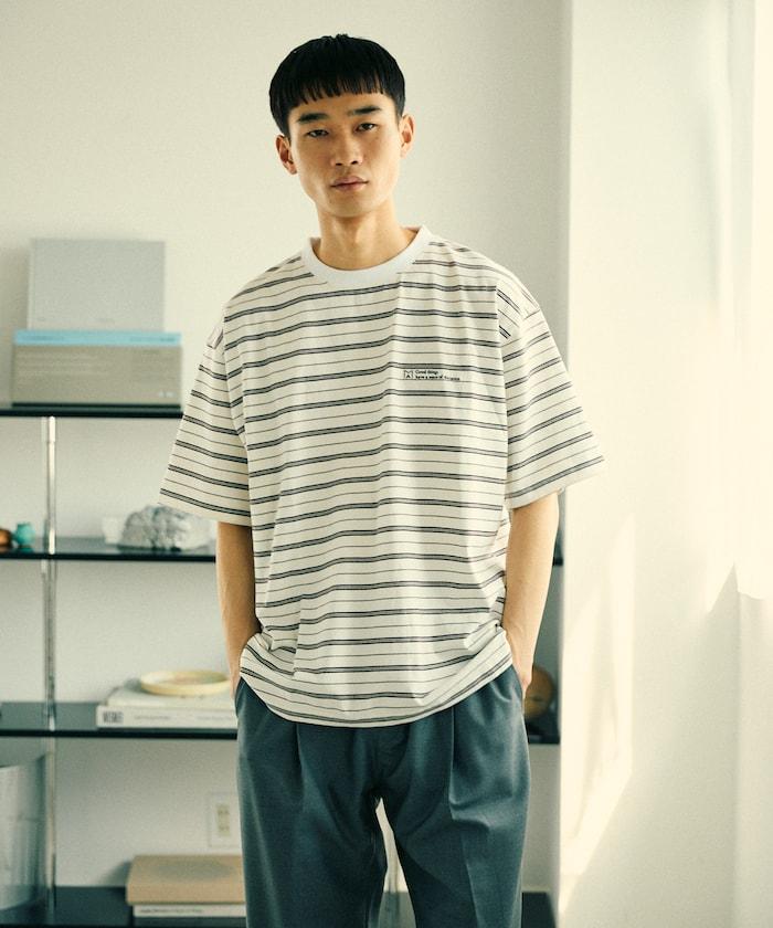 BASIC標誌刺繡T恤條紋/一點刺繡條紋T恤/短袖