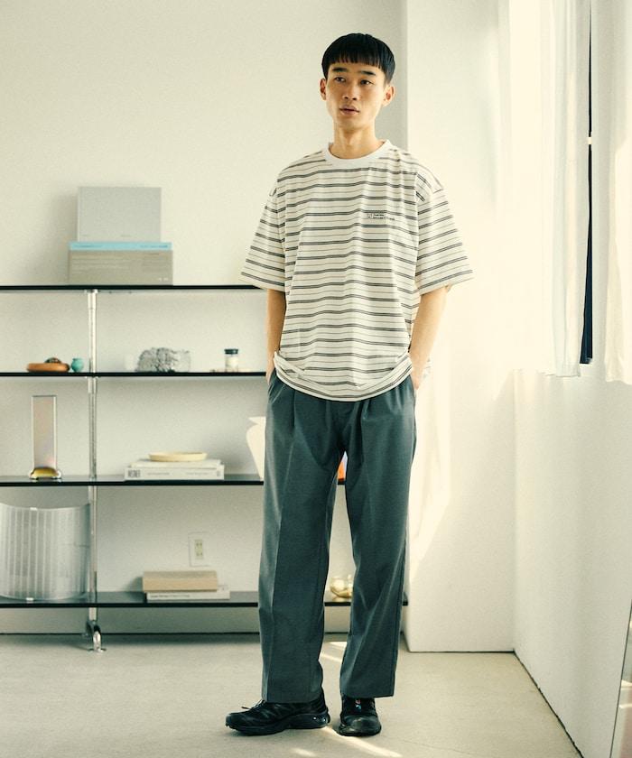 BASIC標誌刺繡T恤條紋/一點刺繡條紋T恤/短袖