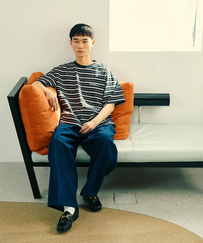 BASIC標誌刺繡T恤條紋/一點刺繡條紋T恤/短袖