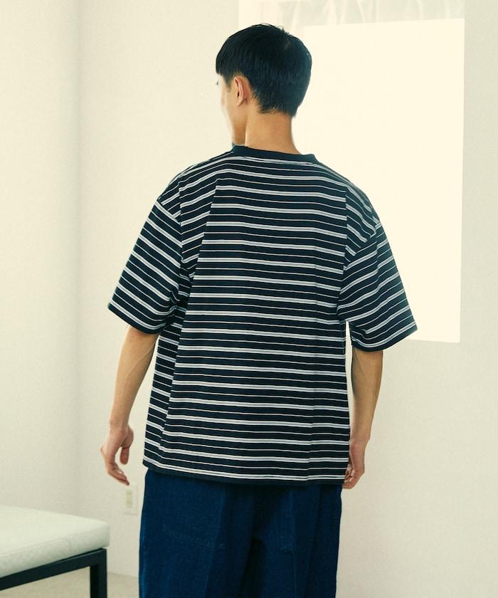 BASIC標誌刺繡T恤條紋/一點刺繡條紋T恤/短袖