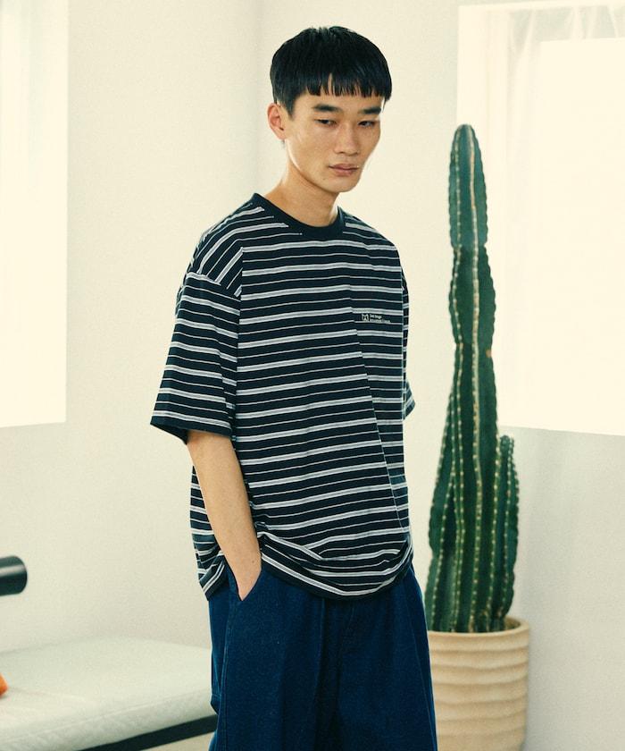 BASIC標誌刺繡T恤條紋/一點刺繡條紋T恤/短袖