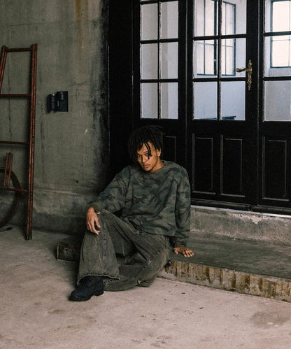 雙腰部破洞寬鬆弧形牛仔褲