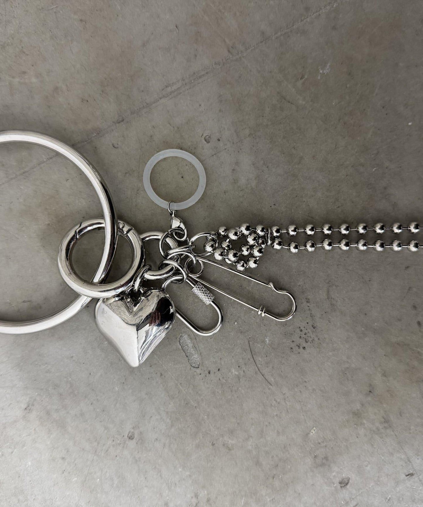 《網紅Utaha企劃》帶迷你心形吊墜的大圓環吊墜