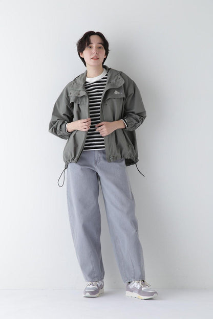 卡其色牛仔褲