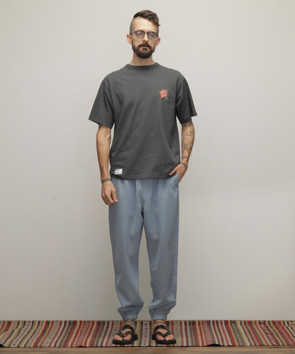 T恤 "鷹和絲帶刺繡"