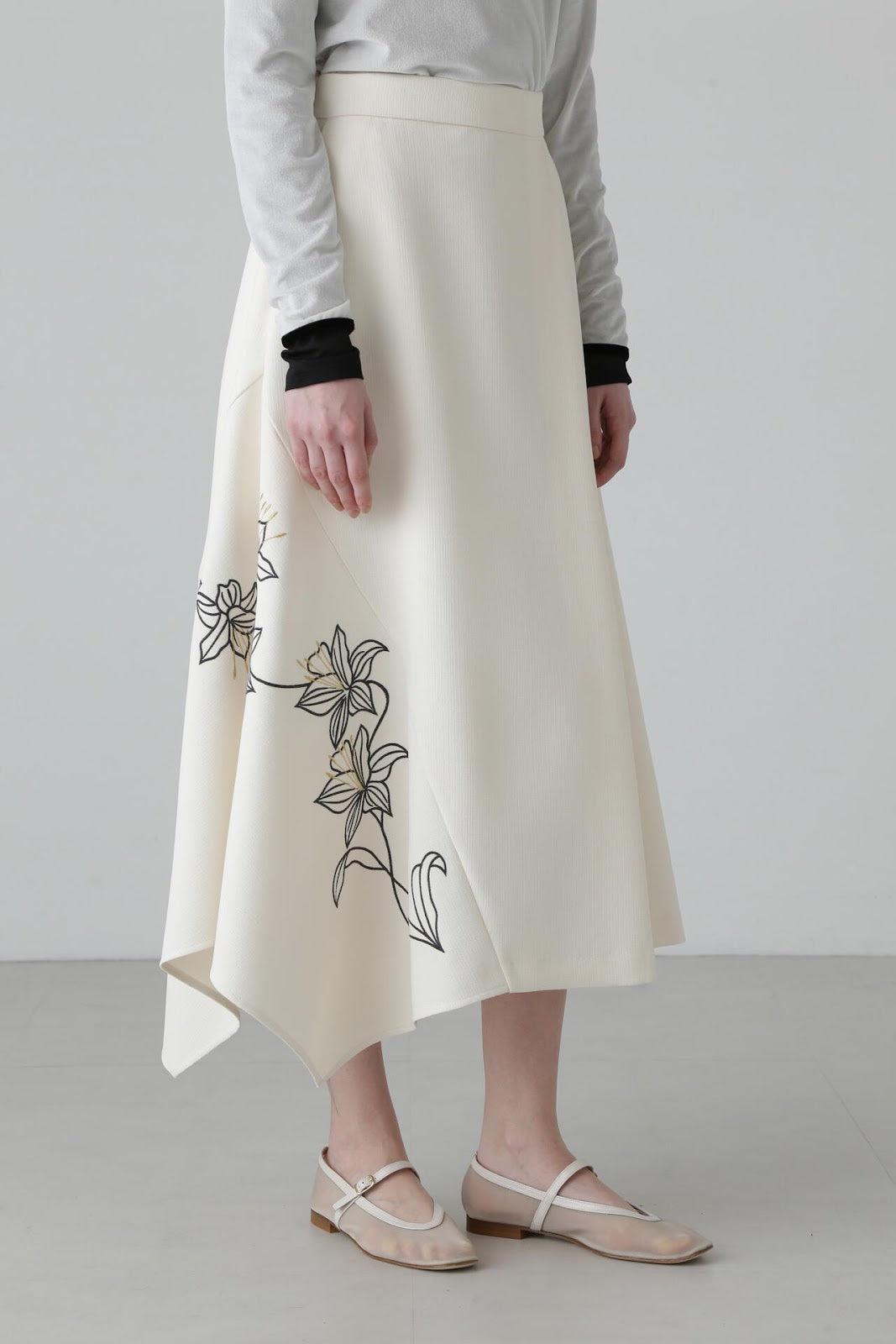 刺繡牛仔裙