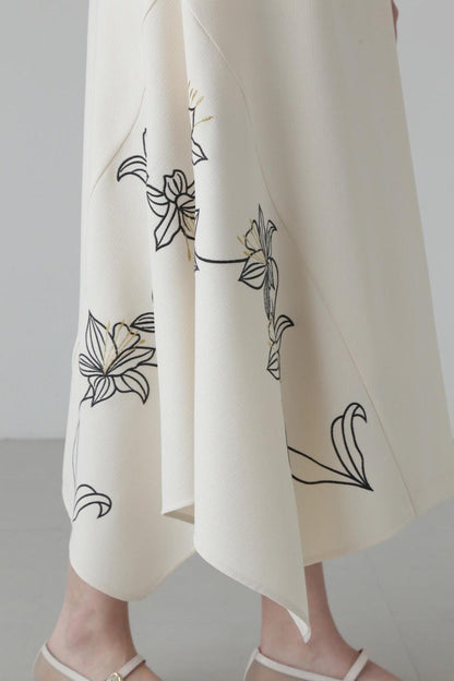 刺繡牛仔裙