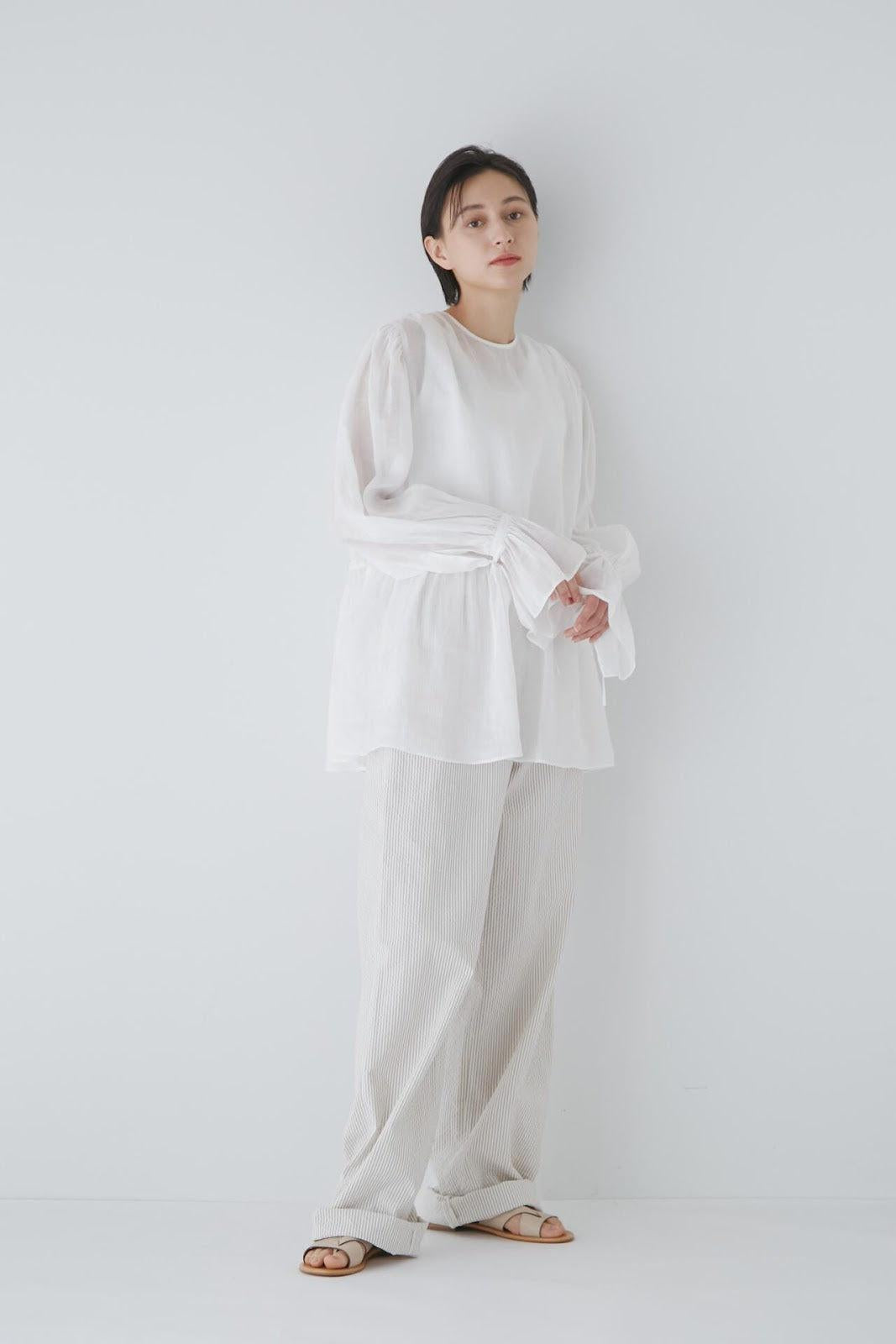 菊池亞希子×LEE×hw合作款蓬鬆藍色襯衫（官方限定“長度較長”）