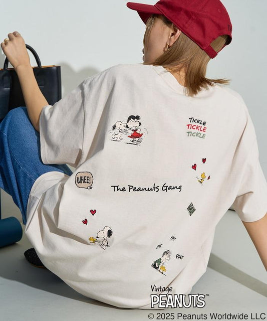 聯名/《史努比》/ Snoopy / 分散印花 刺繡 短袖 T恤【限定推出】