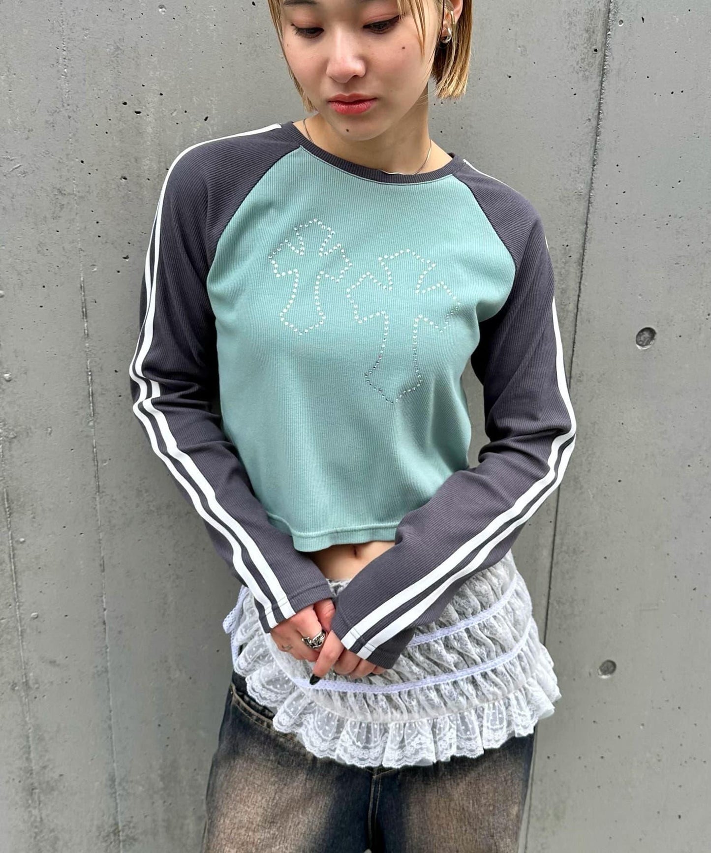 拉格朗十字領寶石上衣