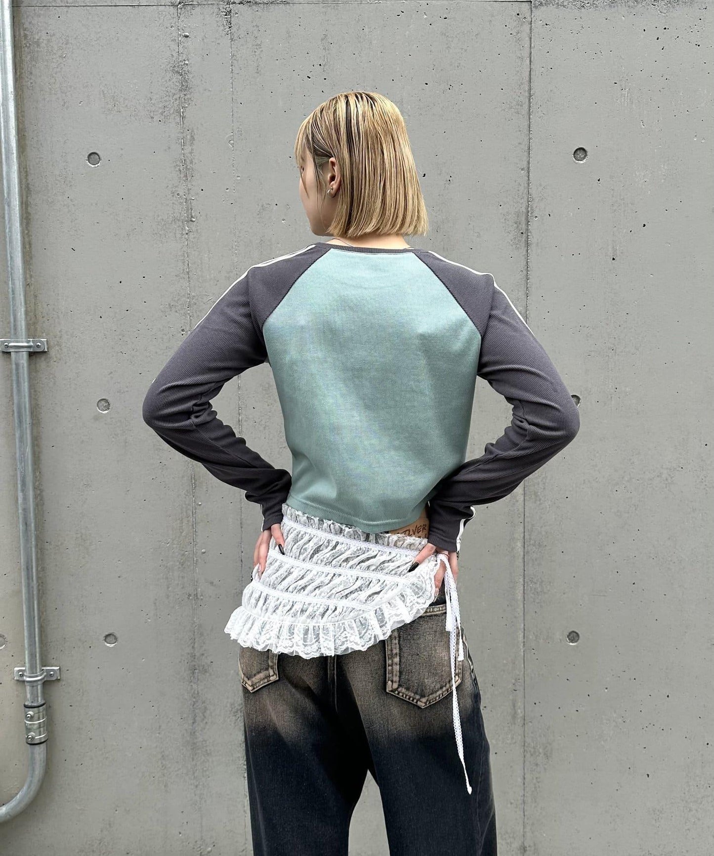 拉格朗十字領寶石上衣