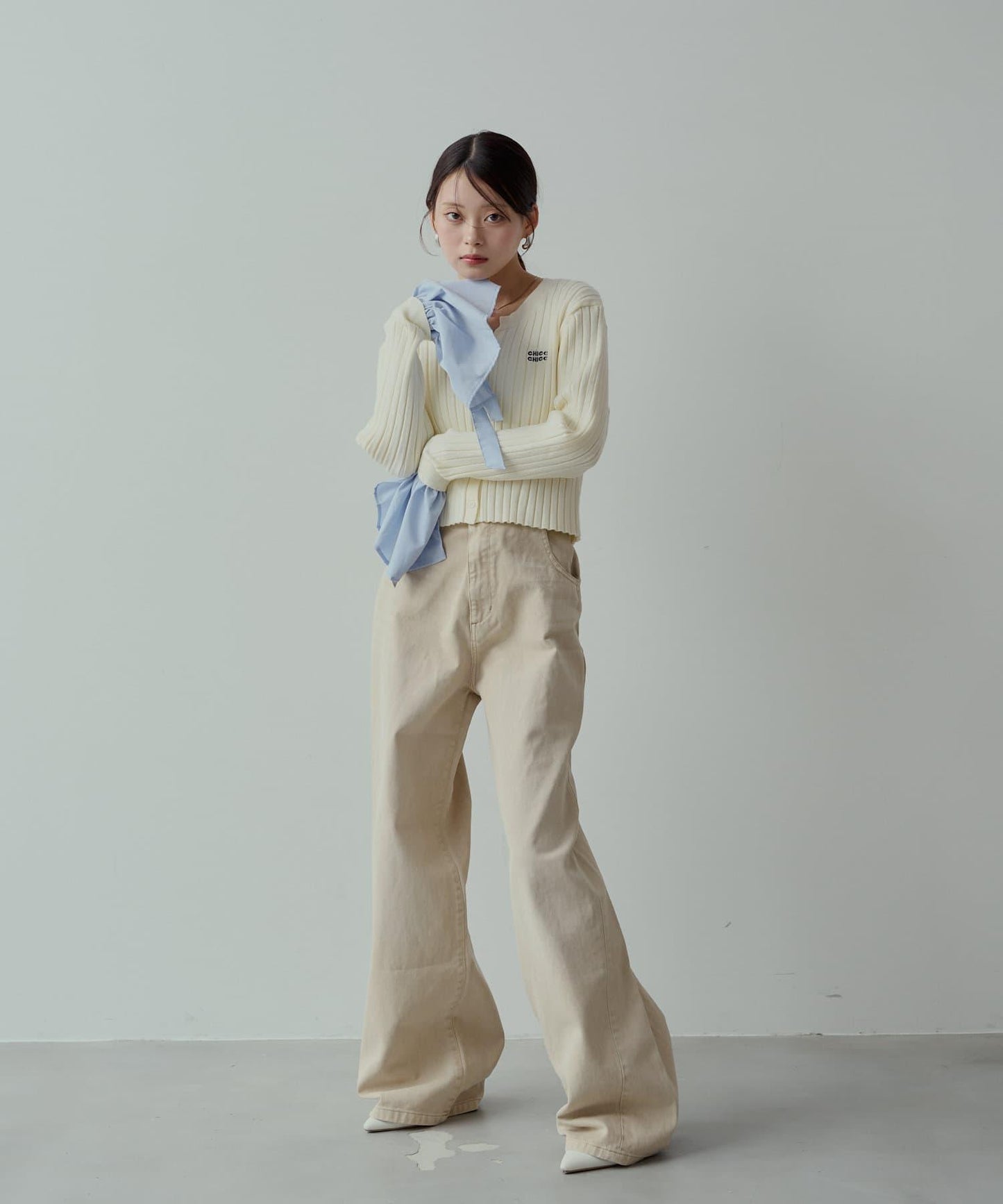 【3尺碼展開】口袋刺繡中腰直筒寬鬆牛仔褲
