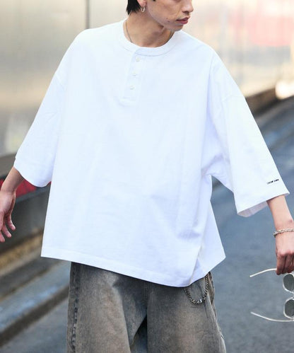 寬鬆剪裁 一點刺繡 圓領T恤/寬鬆剪裁