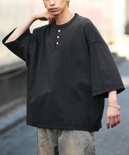 寬鬆剪裁 一點刺繡 圓領T恤/寬鬆剪裁