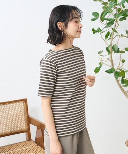 一點刺繡 短袖緊身巴士克襯衫