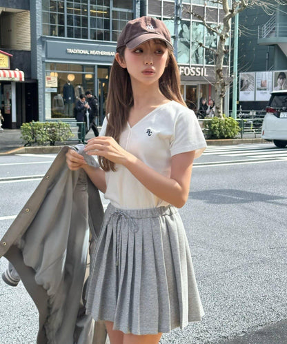 V領亨利領胸部刺繡短袖T恤