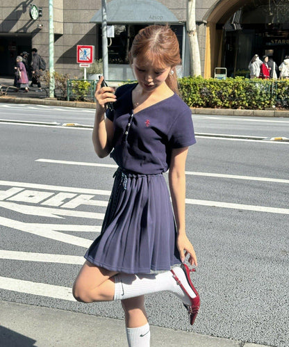 V領亨利領胸部刺繡短袖T恤