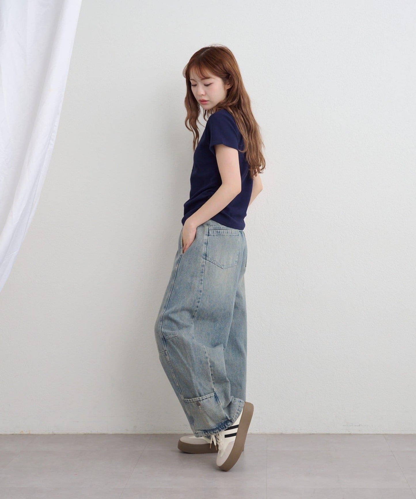 V領亨利領胸部刺繡短袖T恤