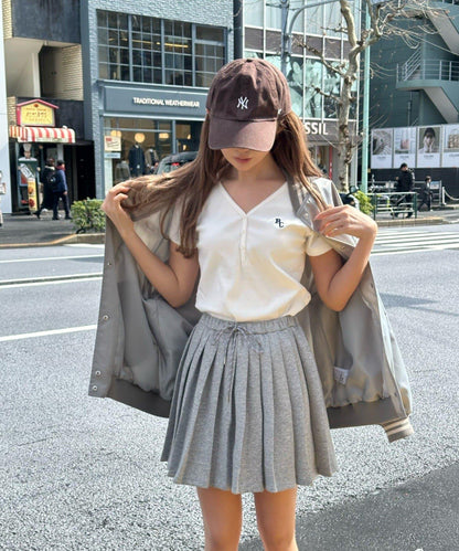 V領亨利領胸部刺繡短袖T恤