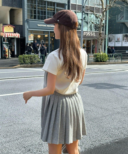 V領亨利領胸部刺繡短袖T恤