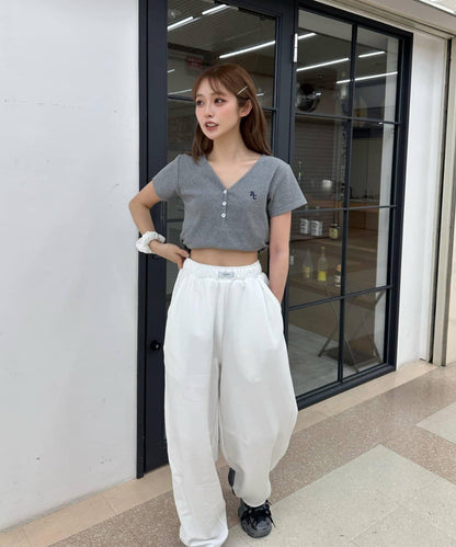 V領亨利領胸部刺繡短袖T恤